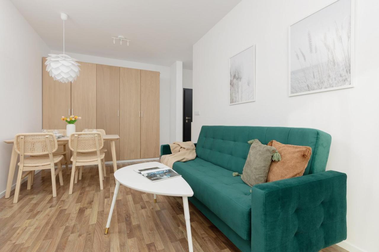 Stacja Wola Apartments With Parking By Noclegi Renters Varsó Kültér fotó