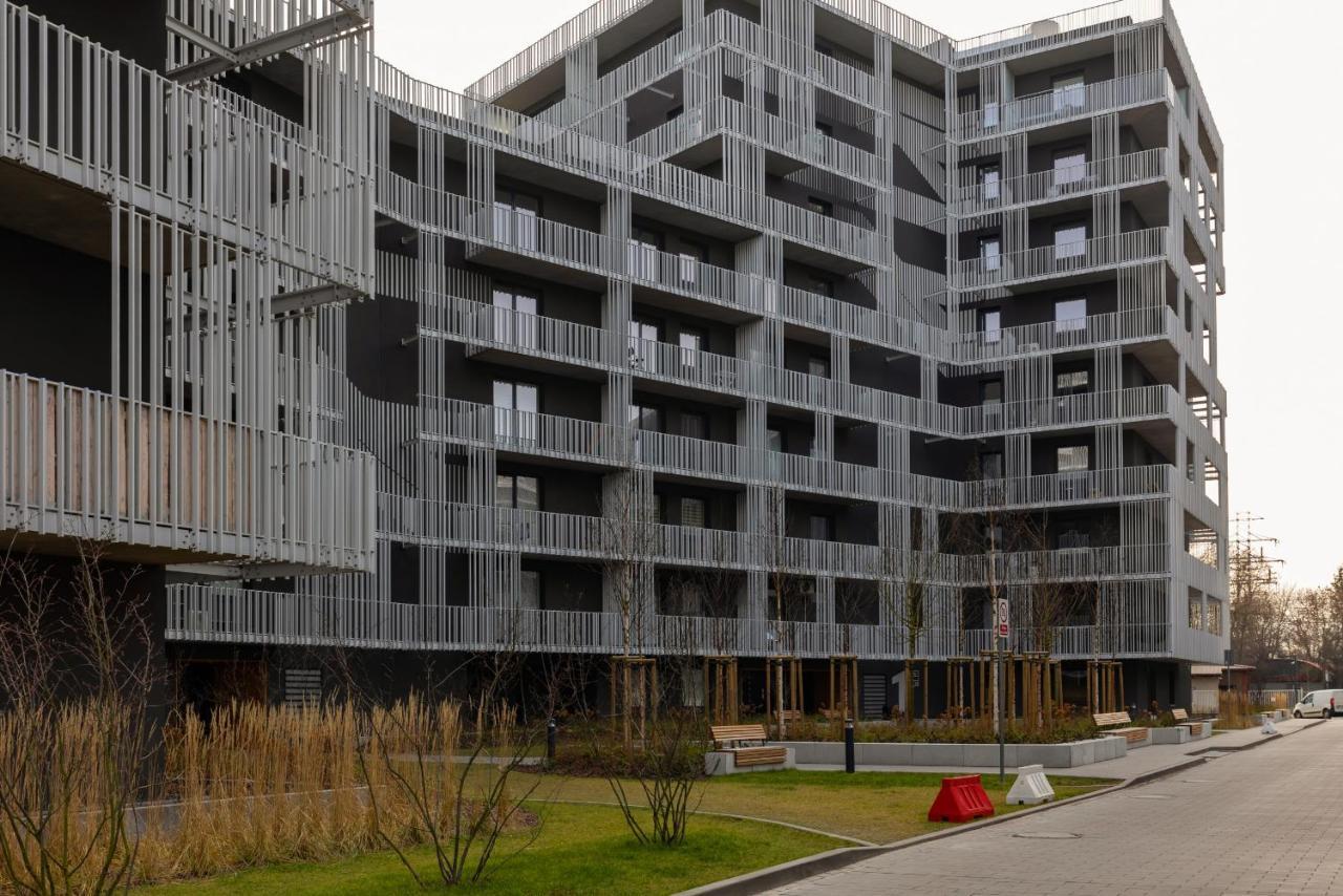 Stacja Wola Apartments With Parking By Noclegi Renters Varsó Kültér fotó