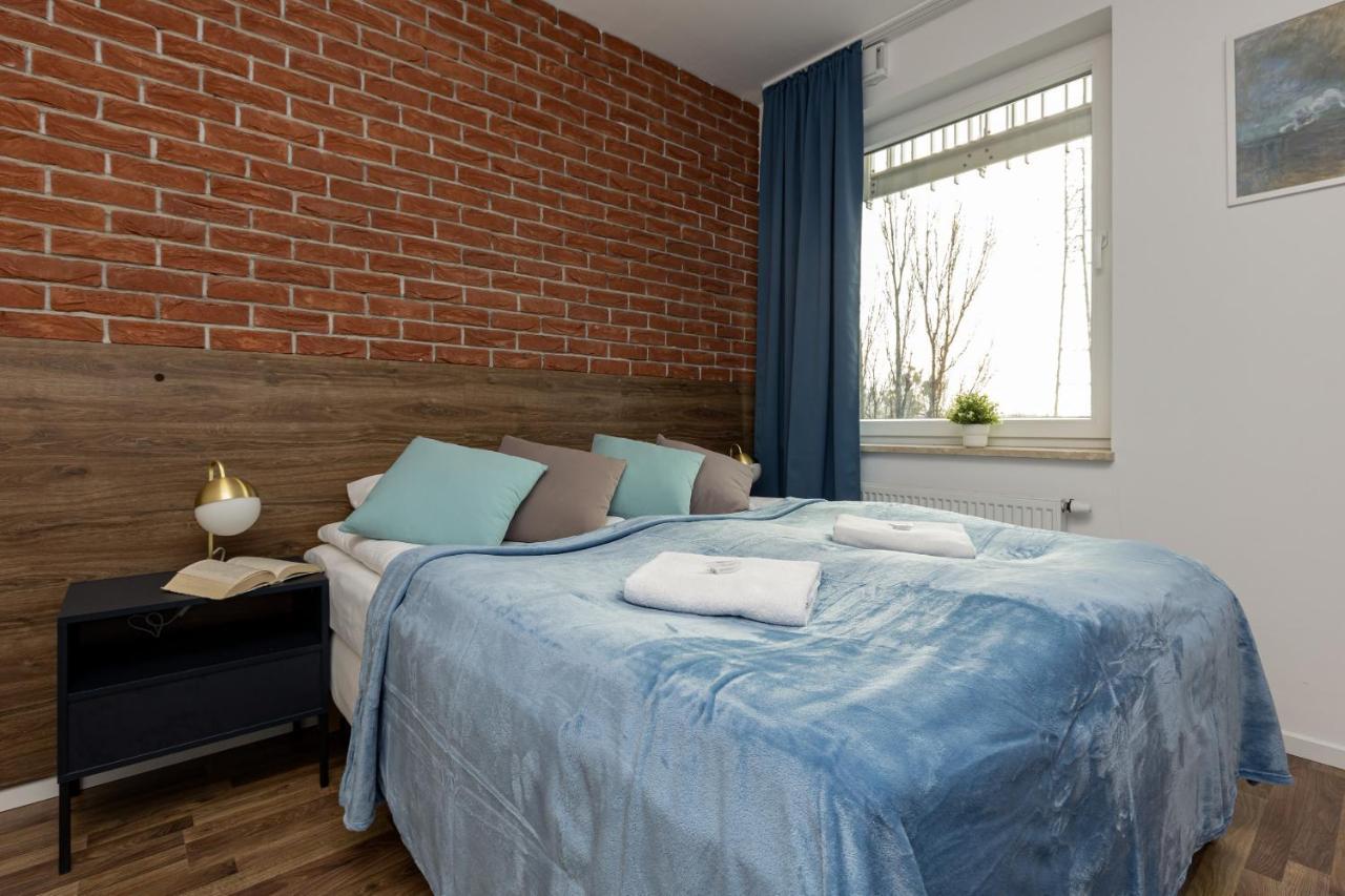 Stacja Wola Apartments With Parking By Noclegi Renters Varsó Kültér fotó
