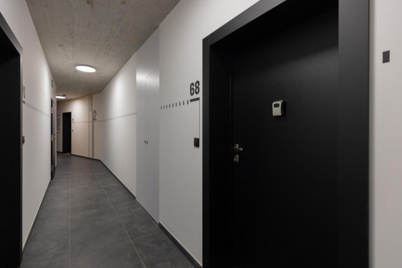 Stacja Wola Apartments With Parking By Noclegi Renters Varsó Kültér fotó
